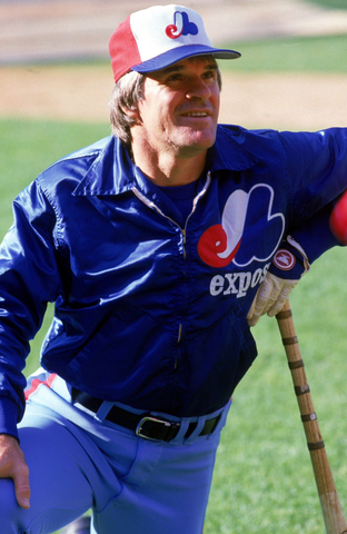 Pete Rose signs with Montreal Expos