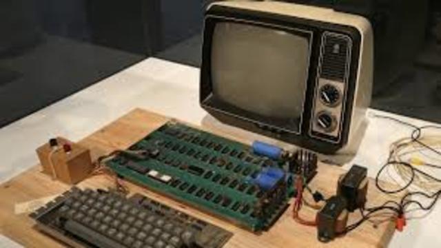 Steve Jobs sold first apple computer!