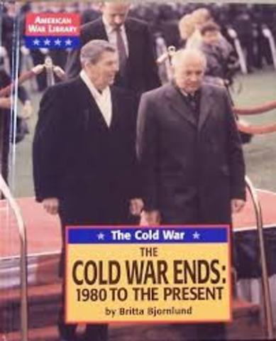 End of Soviet Union and the Cold War Ends