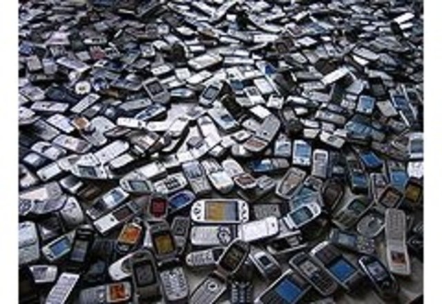 En España hay más teléfonos móviles que habitantes.