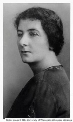 Golda become Secretary of  the Woman Labor Council