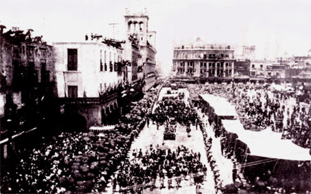 Carranza llega a la Ciudad de México.