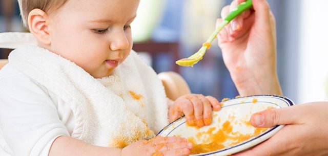 ¿Cómo enseñamos a comer al niño?