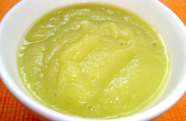 ¿Cómo enseñamos a comer al niño?