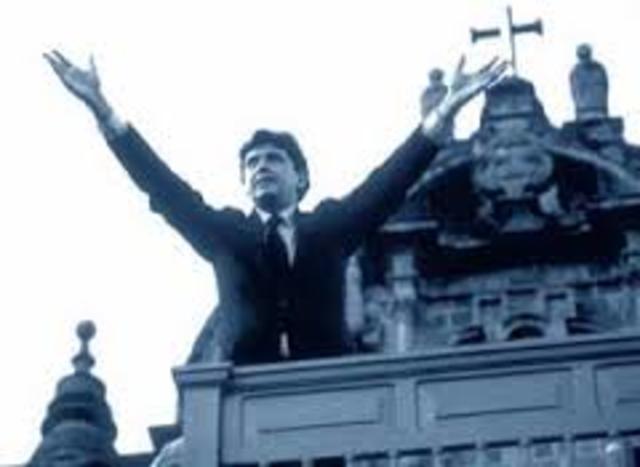 1985 Alán García dio a las fuerzas armadas control sobre todos los aspectos de la vida en las zonas de emergencia