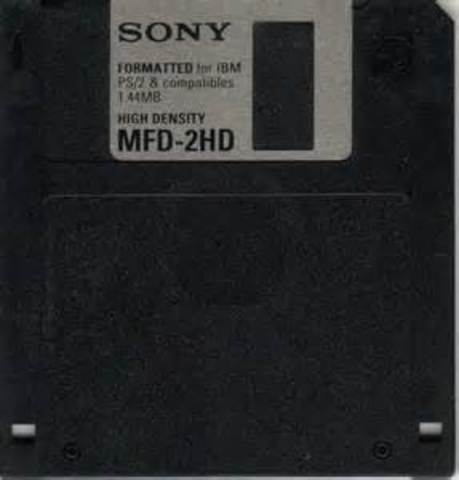 primer disquete de 3.2 pulgadas