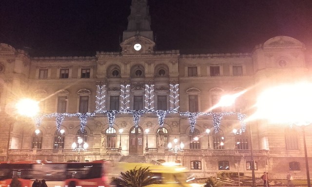 Termina la colocación de las luces