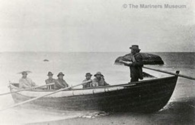 first boat was used in 7000 B.C