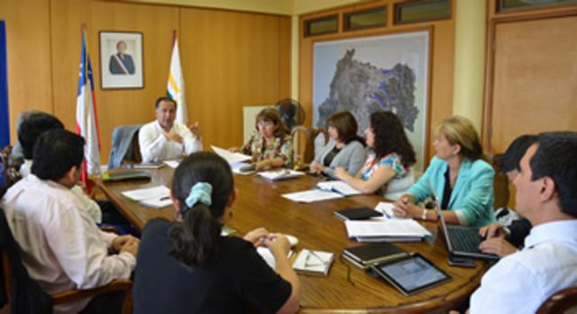 Constituyen mesa público privada para la instalación de CFT Estatal en Los Ríos