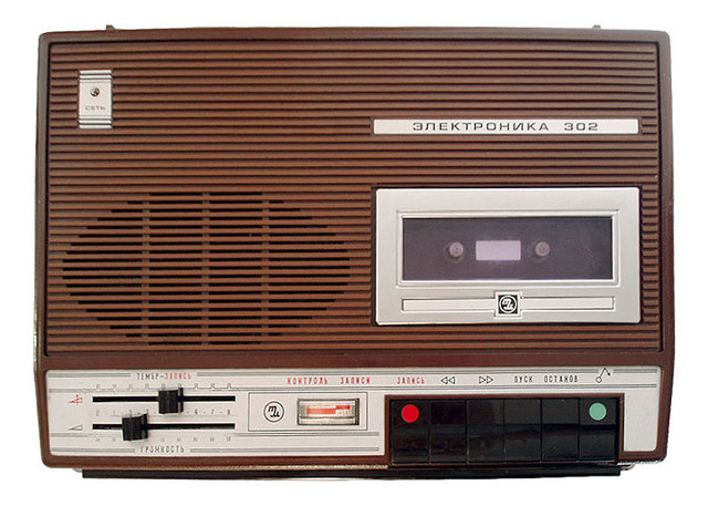 Кассетный магнитофон