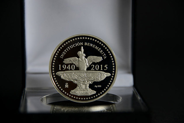Medalla conmemorativa del 75 aniversario de la UCR