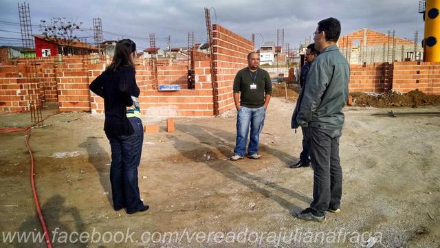 PAREDES JÁ ESTÃO VISÍVEIS NA OBRA