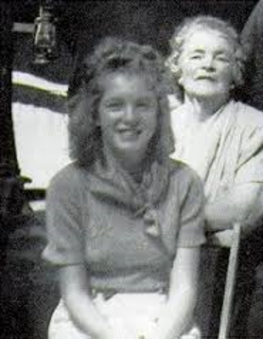 Marilyn Monroe leaves foster home