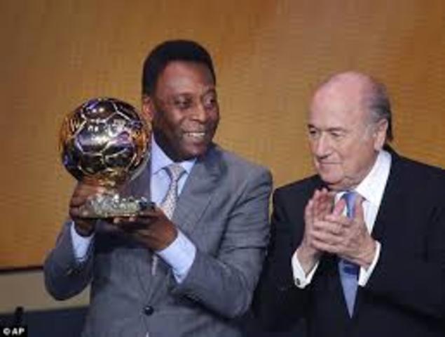 Pele stop playing soccer in his life.