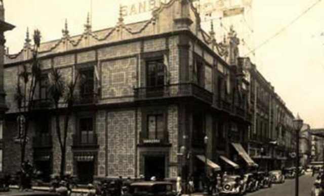 Construcción de LA CASA DE LOS AZULEJOS