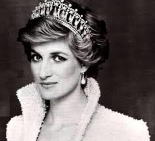 Princess Diana dies in car crash