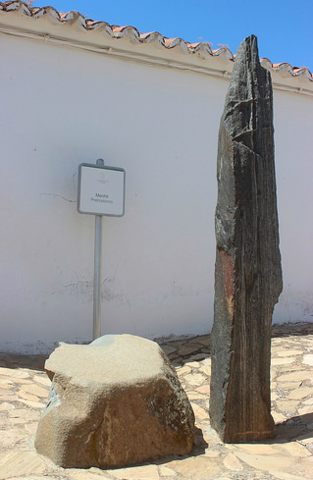 Neolitico. (6000 a.C - 3500 a. C) Menhir de la Cardenchosa