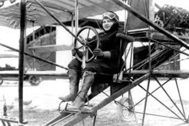 Amelia Earhart saw her frist plane in the Iowa state fair