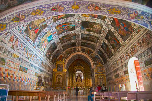 Interior Santuario Nuestra Señora del Ara.