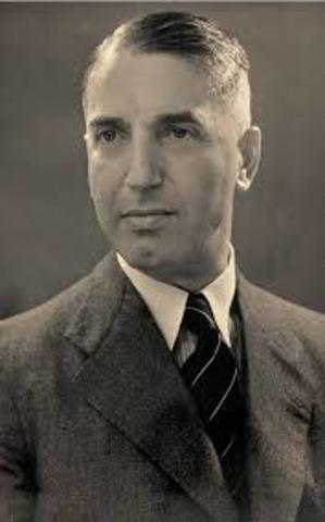 Dussel arrives at the "Secret Annex"