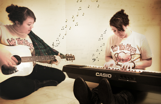 7.3 Crowds and Cliques