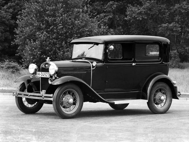 Ford produces first model T automobile