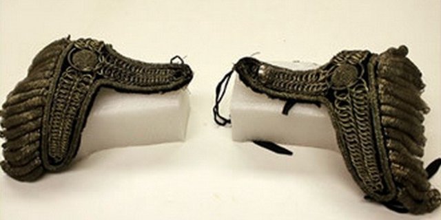 Epaulets and shoulder wings