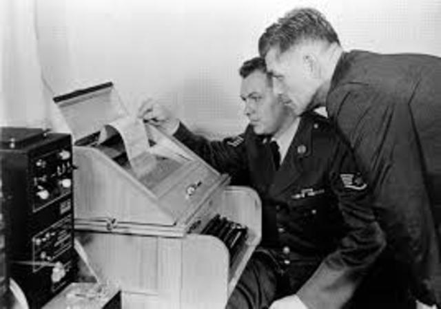 Washington-Moscow Hot Line established