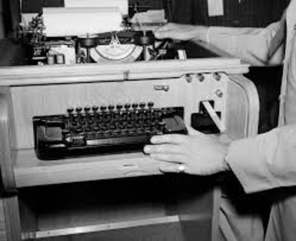 Washington-Moscow Hot Line established