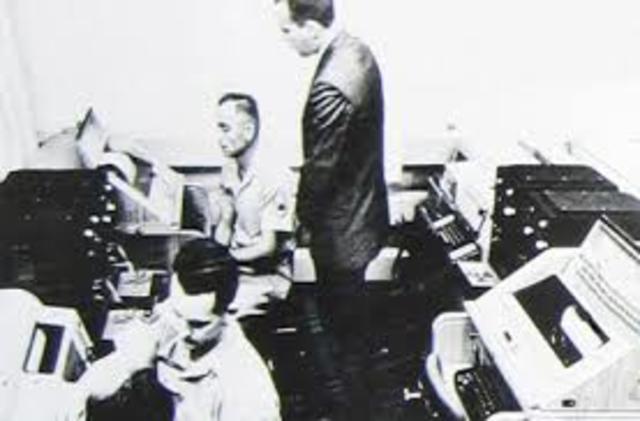 Washington-Moscow Hot Line established