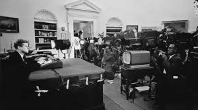 washington-Moscow Hot Line established