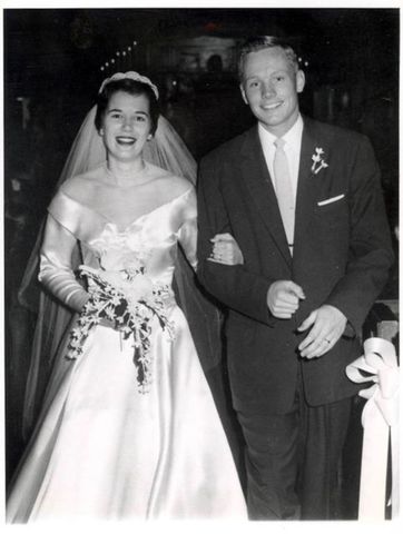 Neil got  married to Janet Shearon