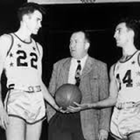 New York Knickerbockers against the Toronto Huskies. Schectman and his teammates Sonny Hertzberg, Stan Stutz, Hank Rosenstein, Ralph Kaplowitz, Jake Weber, and Leo "Ace" Gottlieb went on to win the opening game 68 – 66