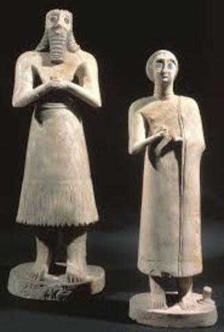 Statues of votive figures