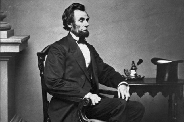 Lincoln gave orders to have a telegraph directly in the War Department Building.