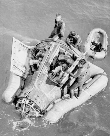 Commanding the Gemini 8