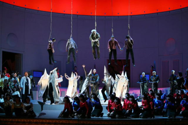 Candide travels to Libson