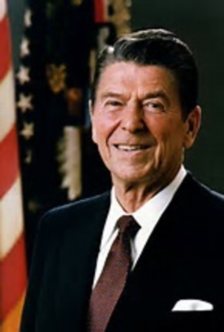 reagan anounces that he's running for republican presidency
