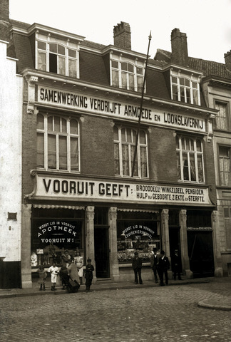 Arbeiders organiseren in begin via Mutualiteiten en Steunkassen