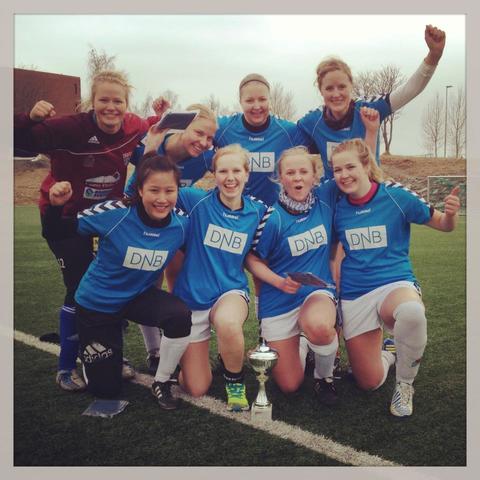 Placebo FC jenter vinner vårcupen 13!
