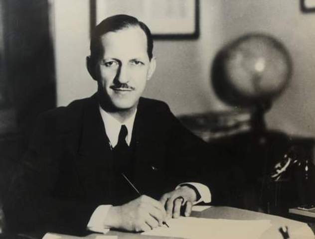 Suggestion to Imprison Japanese