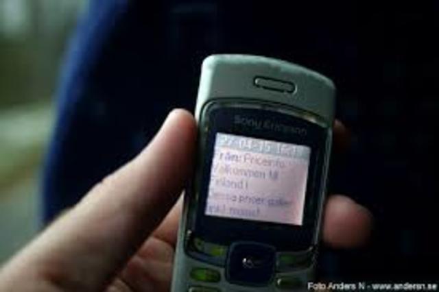 Första SMS mellan två telefoner