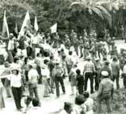 levantamientos populares como la Revolucion de los Comuneros