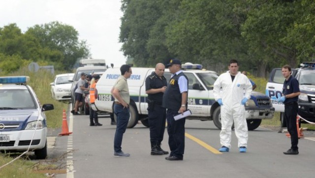 Un familiar se comunica con los prófugos