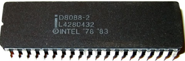 Lanzamiento del Intel 8088