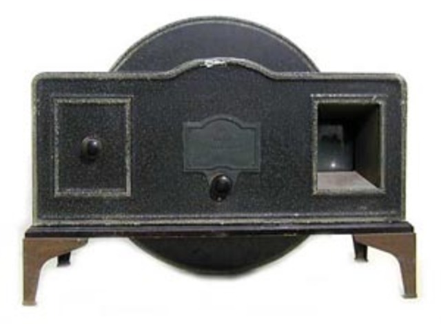 El primer televisor comercial (Modelo Baird C)