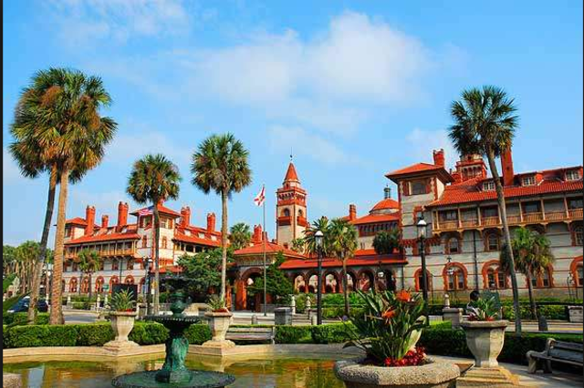 Arrived in Saint Augustine in Florida at nightime