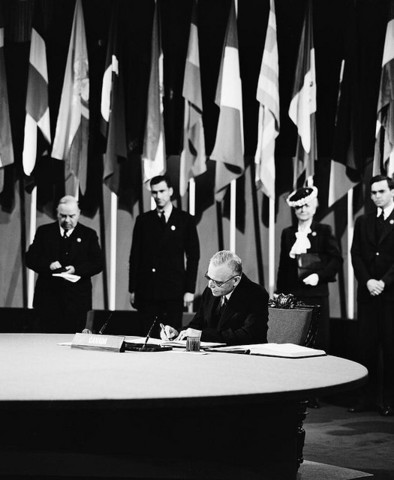 Canada signing the charter