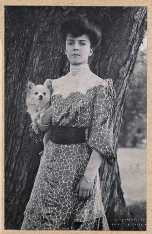 Roosevelt marries Alice Hathaway Lee