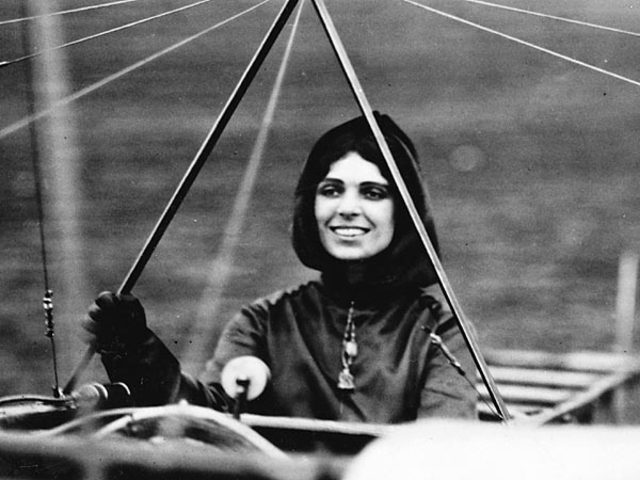 Harriet Quimby: First Woman in United States to Earn Pilot License